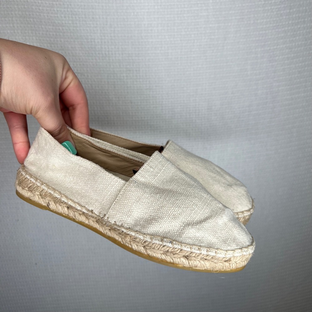 Nanos Womens Cream Canvas Espadrilles Made in Spain Size 35 Flat Slip On Shoes
